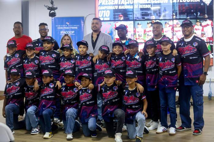 El equipo sub-10 de Panamá Metro.