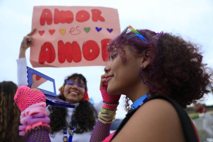Participantes del desfile Panama Pride 2025.
