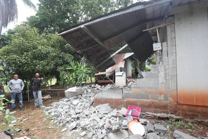 Una casa en el sector de La Casica en Tonosí sufrió daños de consideración.