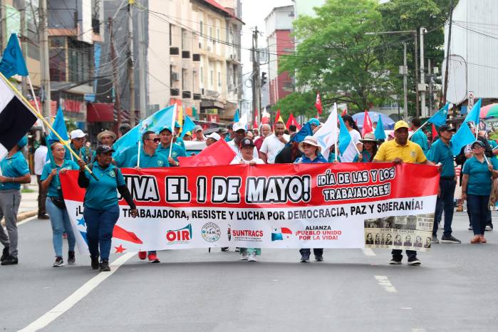 Diferentes sindicatos dijeron presente en la marcha en conmemoración al Día del Trabajador.