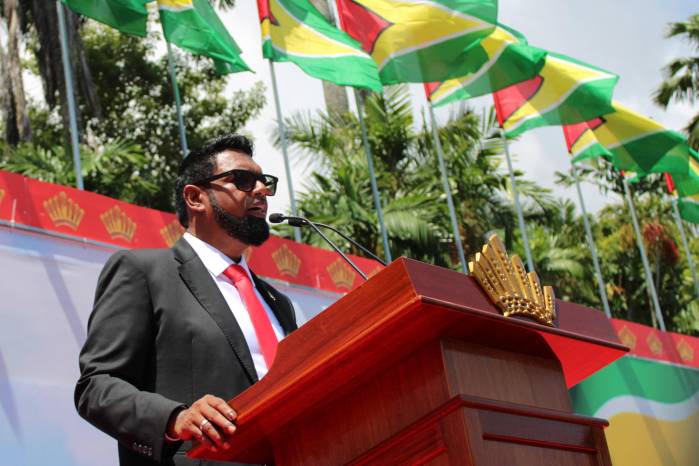 El presidente de Guyana, Irfaan Ali, respalda el despliegue de EEUU en el Caribe.