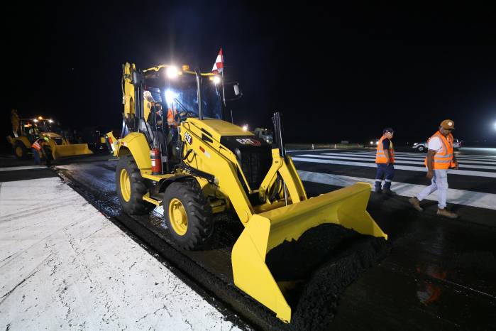 Trabajadores realizaron labores nocturnas en la pista 03 derecha de Tocumen.