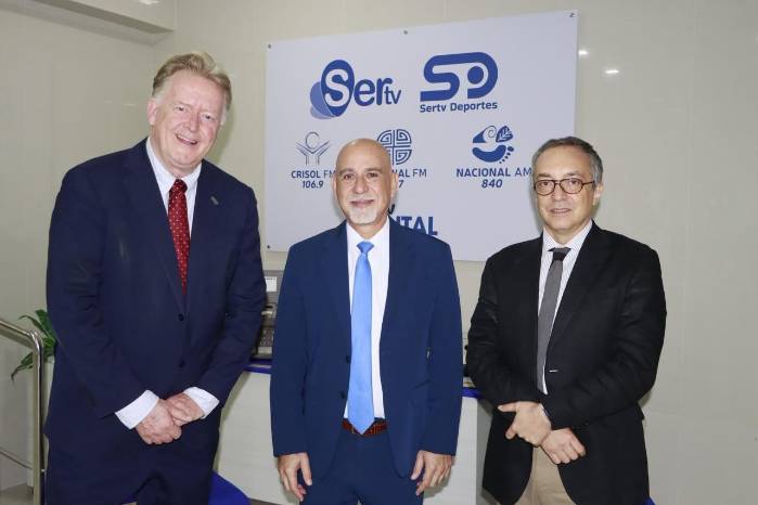 De izquierda a derecha: Jeroen Douglas, director general de la ACI; Boris Allara, subdirector ejecutivo del Ipacoop; y Danilo Salerno, director regional de Cooperativas de las Américas, durante el anuncio de Panamá como sede de la Asamblea General.
