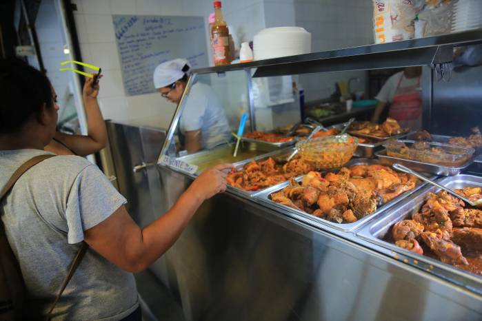 En la ciudad de Panamá residen 20,497 trabajadores de negocios relacionados con la gastronomía.