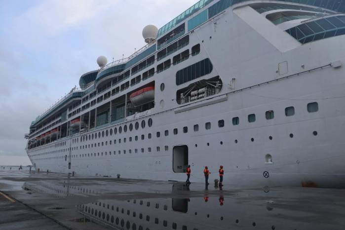 Migración coordinó los controles documentales durante la escala del crucero, procurando agilizar el flujo de visitantes sin descuidar los controles de seguridad.