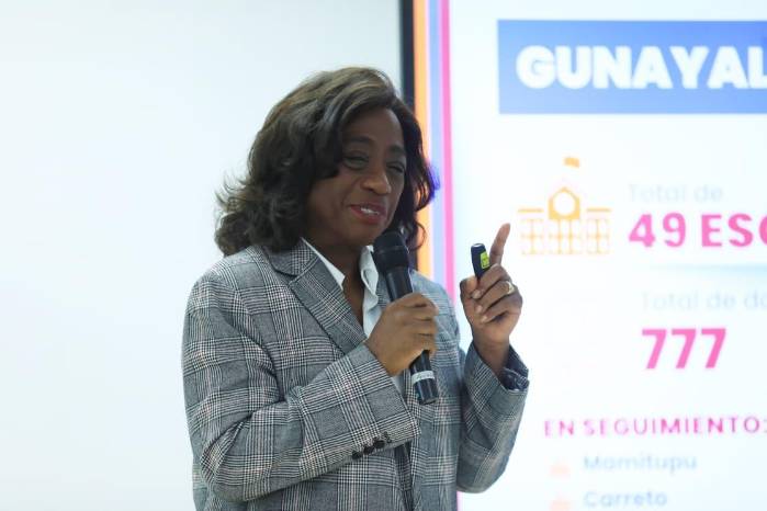 La ministra de Educación, Lucy Molinar.