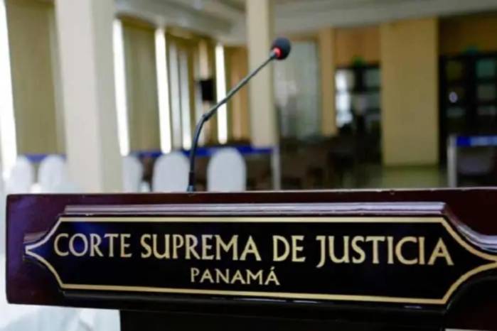 El llamado del mandatario ocurre mientras mantiene críticas al sistema judicial por decisiones que, a su juicio, favorecen a personas vinculadas al delito.
