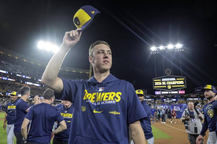 El pitcher Jacob Misiorowski, de los Cerveceros de Milwaukee.