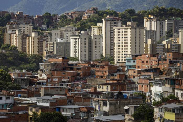 Fotografía del 20 de noviembre de 2025 donde se observa una zona de un sector popular en Caracas (Venezuela).