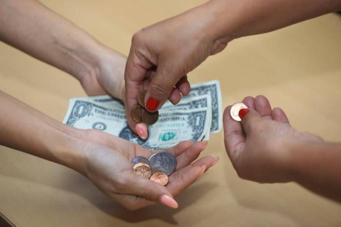 Panamá busca establecer nuevas reglas de redondeo para las transacciones en los comercios, que involucren centavos, tras el cese de producción de la moneda.