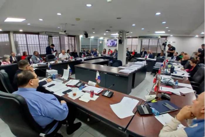 La Comisión de Presupuesto de la Asamblea Nacional, donde se abordan las vistas presupuestarias.