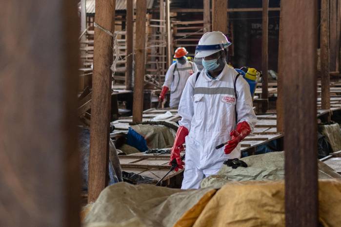 El pasado 17 de mayo, la OMS declaró este brote como una “emergencia de salud pública de importancia internacional” y elevó el nivel de riesgo dentro de la RDC de “alto” a “muy alto”.
