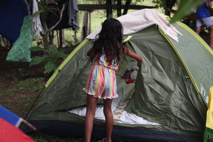 La pérdida de sus hogares y la interrupción de sus rutinas agravan la vulnerabilidad de los niños afectados por el terremoto.