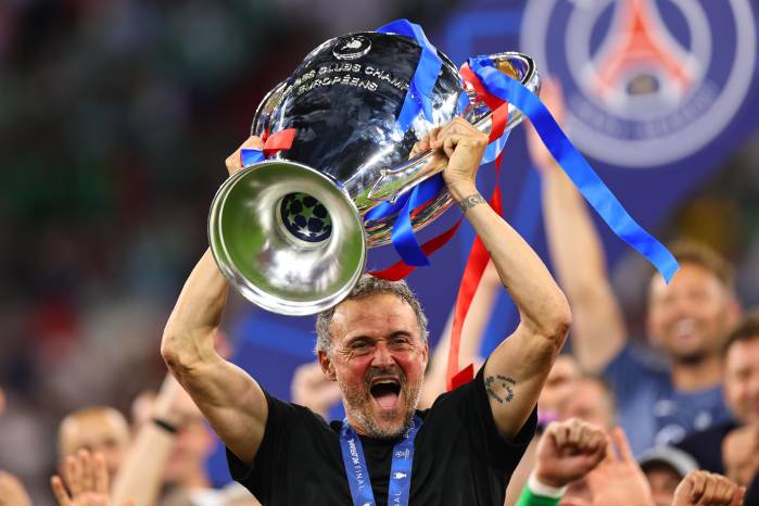Luis Enrique celebrando su segundo título de la Champions League con el PSG.