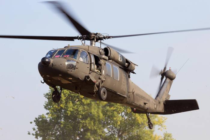 Fotografía ilustrativa de un helicóptero UH-60 Black Hawk, modelo de la aeronave involucrada en el accidente ocurrido en Cauca, Colombia.