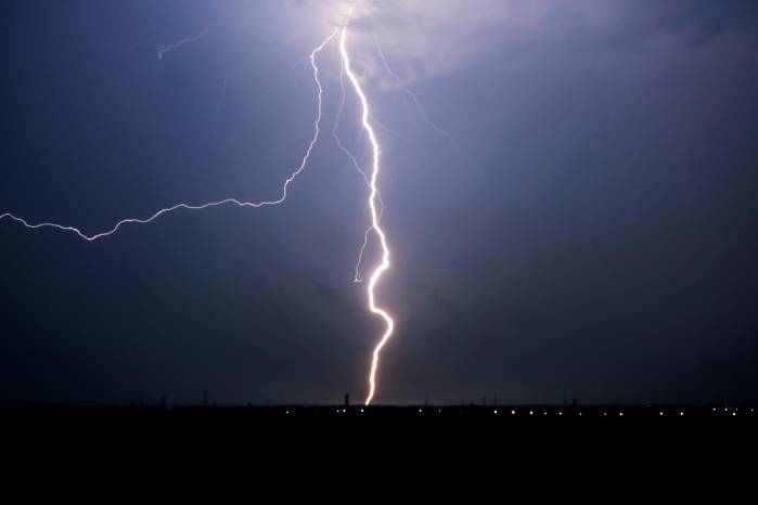 En las costas del Pacífico se esperan tormentas eléctricas y aguaceros de mayor intensidad