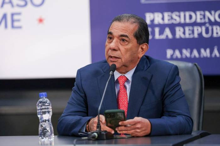Ventura Vega, ministro de Educación, en conferencia de prensa tras el Consejo de Gabinete.