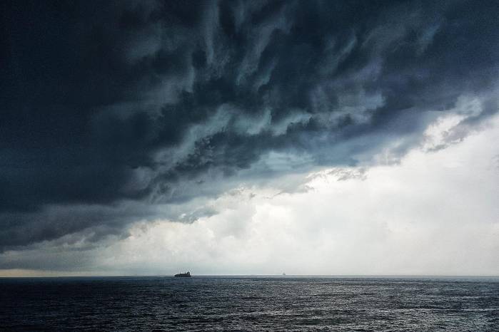 La vaguada monzónica y la salida de la onda tropical 50 mantendrán lluvias, tormentas y ráfagas de viento en gran parte del país