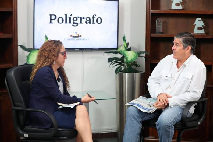 La periodista Mary Triny Zea C. entrevista a José Antonio Domínguez.
