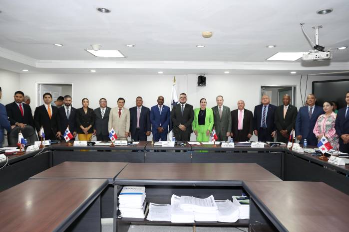 PRD y Cambio Democrático se reparten comisiones de Presupuesto y Gobierno