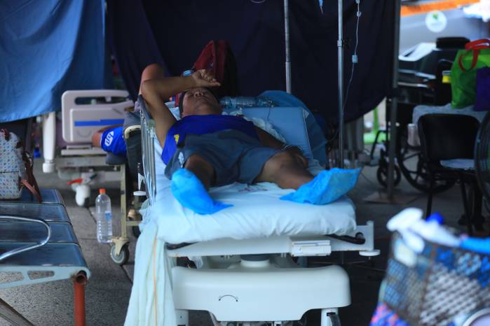El Hospital General Dr. Cecilio A. Castillero (ubicado en la Avenida Carmelo Spadafora, Chitré, provincia de Herrera) mantiene atención médica activa las 24 horas.