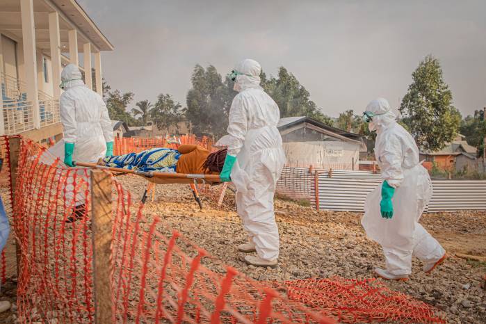 El brote actual es provocado por el virus Bundibugyo, una de las especies del género Ebolavirus.