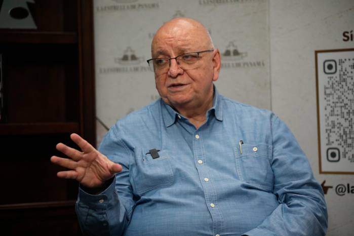 Oswaldo Fernández se desempeñó como director de la Policía Nacional (PN) entre 1991 y 1995, y también lideró la extinta Policía Técnica Judicial (PTJ).