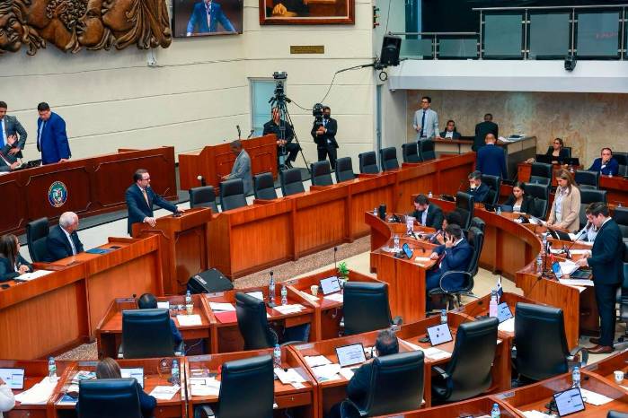 Julio Moltó, del MICI se dirige al pleno de la Asamblea Nacional en el segundo debate del proyecto de ley 76 de adhesión al Mercosur, que requiere la aprobación del Legislativo en segundo y tercer debate para remitirlo ante el Ejecutivo para su sanción.