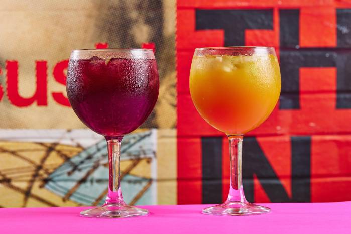 Sangrías Nación, de vino tinto y mango.