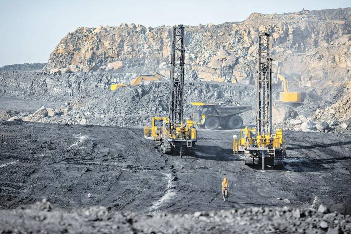 Camiones autónomos y gemelos digitales ya optimizan la extracción minera en la región.