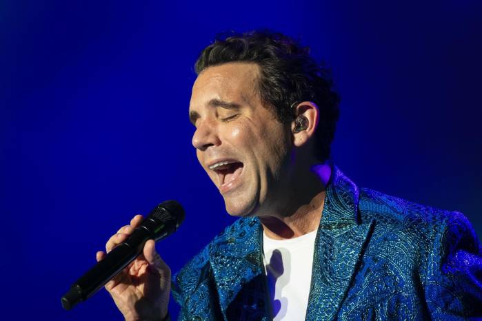 Mika vuelve este sábado a Cap Roig tras publicar Hyperlove, su nuevo álbum de pop electrónico y producción analógica.