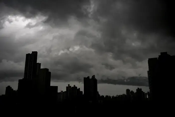 En cuanto al viento, se esperan condiciones ventosas de moderadas a fuertes en varias regiones del país.