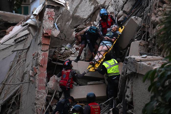 Un sismo de magnitud 7.1 sacudió Venezuela el miércoles, según informó el Servicio Geológico de Estados Unidos (USGS), provocando pánico en Caracas.