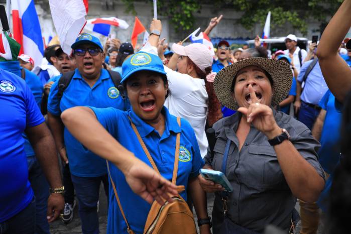 Son 700 docentes que todavía no han podido reincorporarse a las aulas.