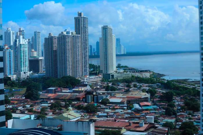Panamá enfrenta una profunda desigualdad social, el 10% más rico de la población concentra el 66% de la riqueza y el 50% más pobre posee solo el 5%.