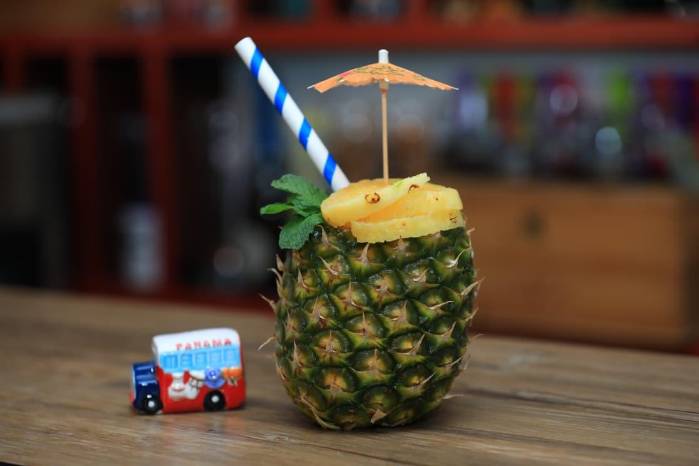 Concolón ofrece entradas típicas —carimañolas, patacones, empanaditas— y platos para compartir que seducen al visitante extranjero.