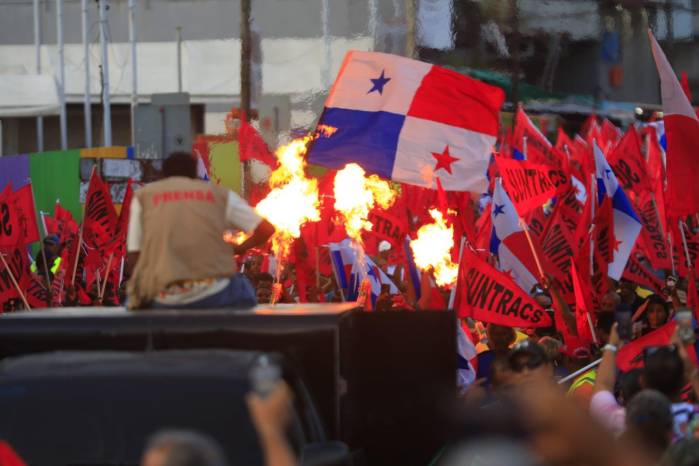 El paro del Suntracs mantiene paralizado el 50% de las obras en todo el país.
