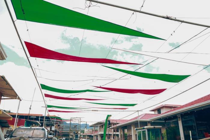 La ‘Calle de los sombreros’ adorna el Casco Antiguo