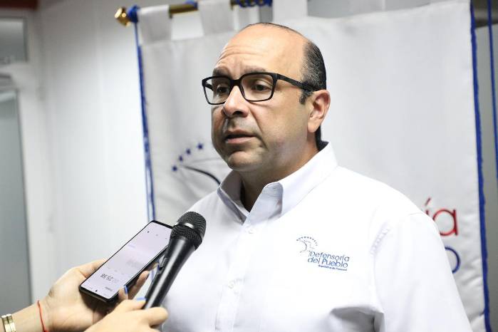 El defensor del Pueblo, Eduardo Leblanc.