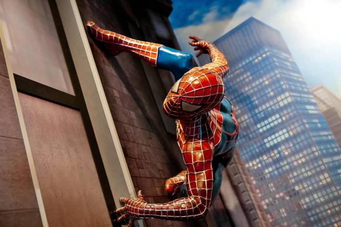 Este masivo éxito comercial se atribuye a las valoraciones positivas de la crítica cinematográfica como al arraigado interés de la audiencia por el nuevo rumbo narrativo de Peter Parker.
