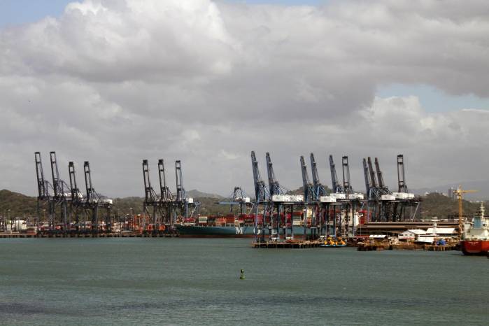 Puertos ubicados en la entrada pacífica del Canal de Panamá.