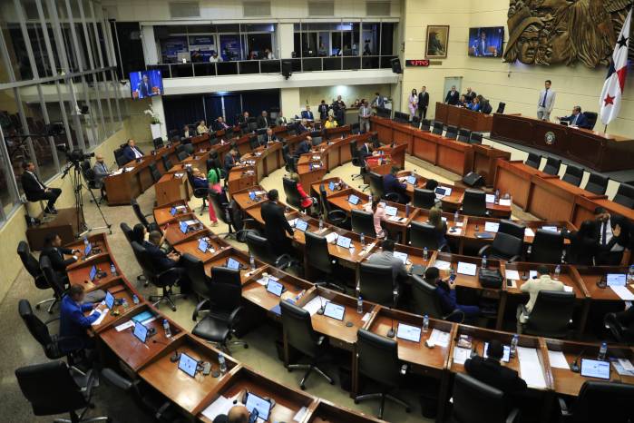 Los viajes de la Asamblea: quiénes fueron, cuánto costaron