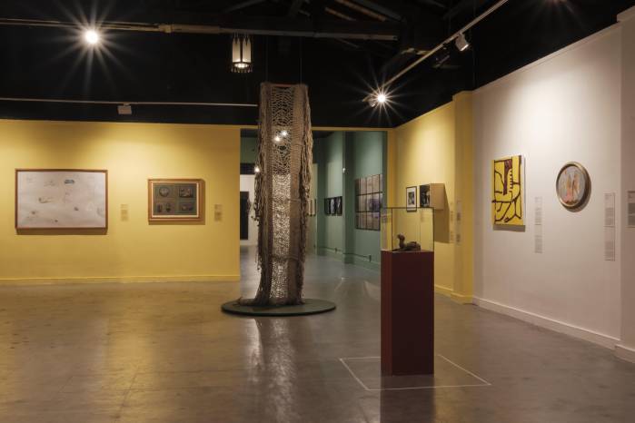 Obra textil de Olga de Amaral.