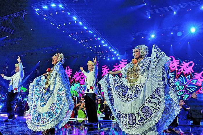 El traje típico de Panamá brilló en los escenarios de los Premios Juventud.