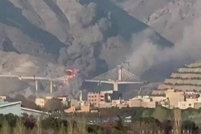 El comunicado instó a los residentes de la zona a unirse a la búsqueda del piloto o pilotos, ofreciendo una recompensa por la captura.