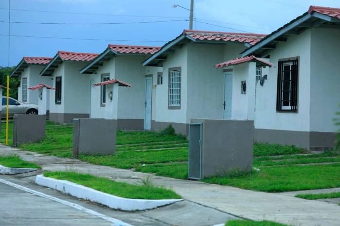 La industria de la construcción realiza grandes aportes a la solución del problema habitacional.