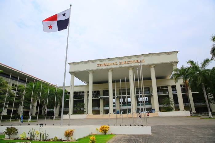 El Tribunal Electoral lleva el registro de los inscritos en los partidos políticos.