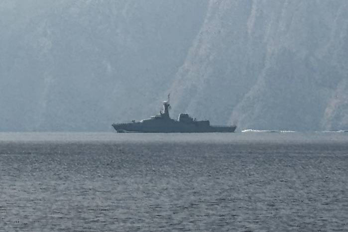 Se estableció un período limitado de gracia para buques neutrales que se encuentren en puertos iraníes.