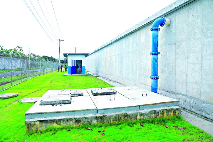 Tanque que suministrará agua a los centros penitenciarios y la comunidad de Las Garzas.