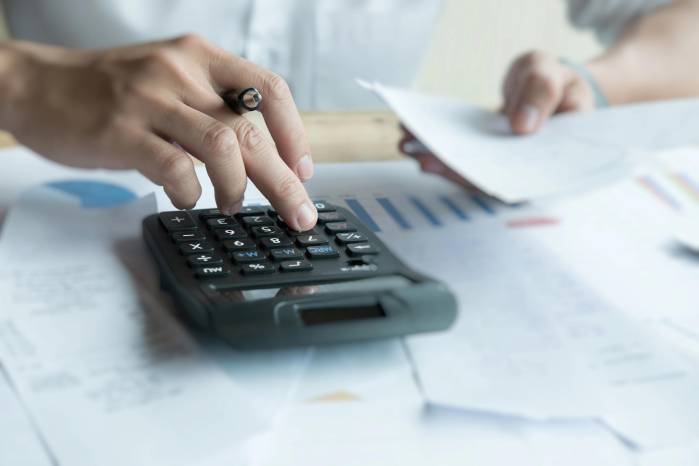 La banca, principal motor del sistema, reportó una mora mayor a 61 días de 4.1%, frente al 5.2% registrado en abril de 2025.